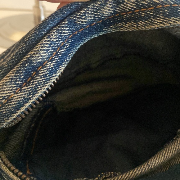 Pacific Connections denim hip bag with adjustible strap front zip close pocket - Picture 5 of 16